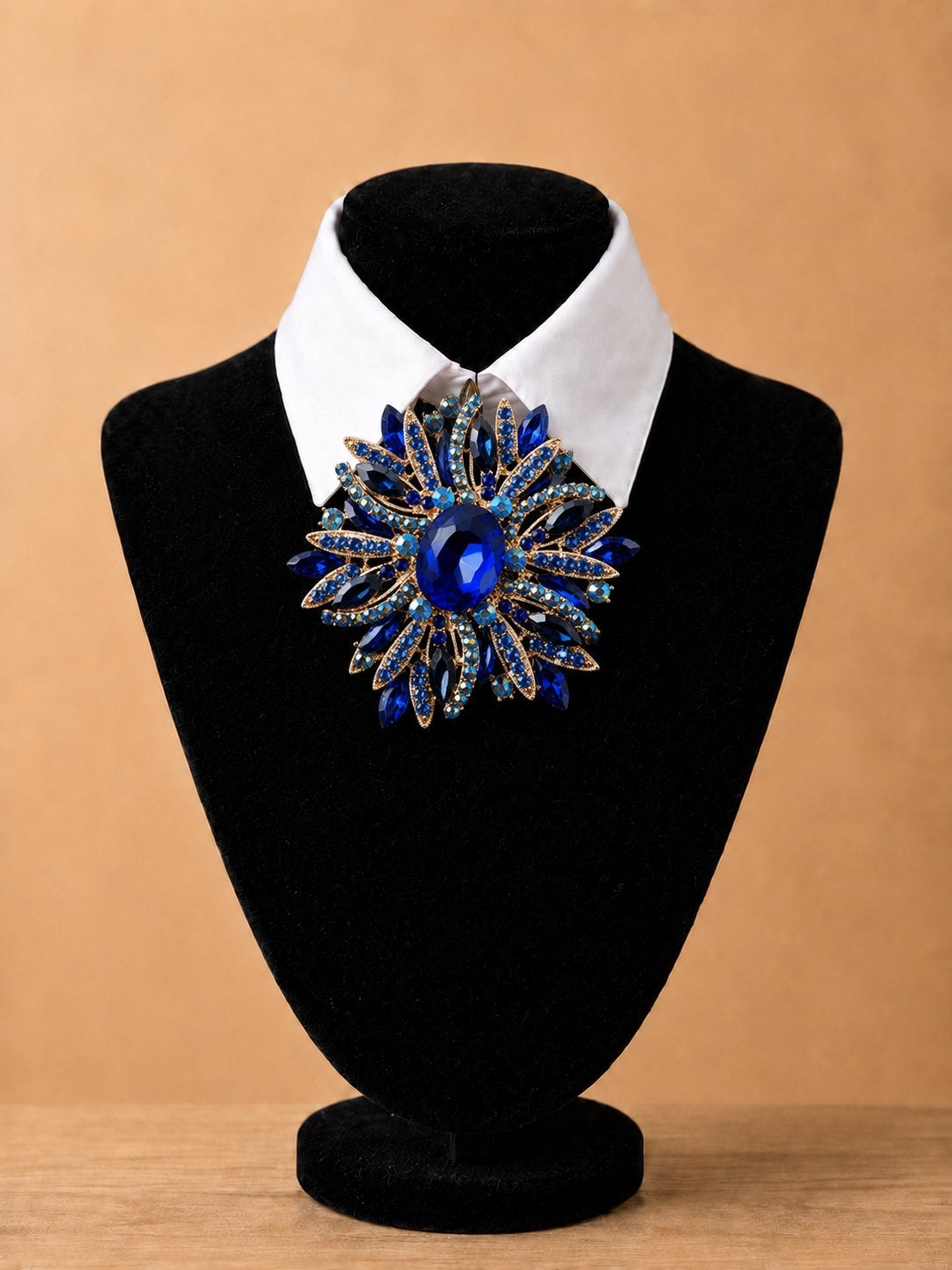 Prachtige blauwe broche met kristallen - Nieuw, Met kristal, Overige materialen, Blauw, Nieuw