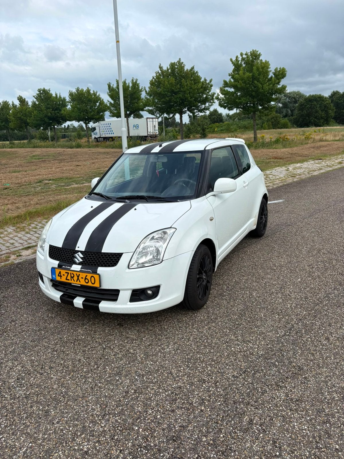 Suzuki Swift 1.3 3D 2008 Wit nieuwe apk, Auto's, Suzuki, 31 €/maand, Handgeschakeld, 1000 kg, Geïmporteerd