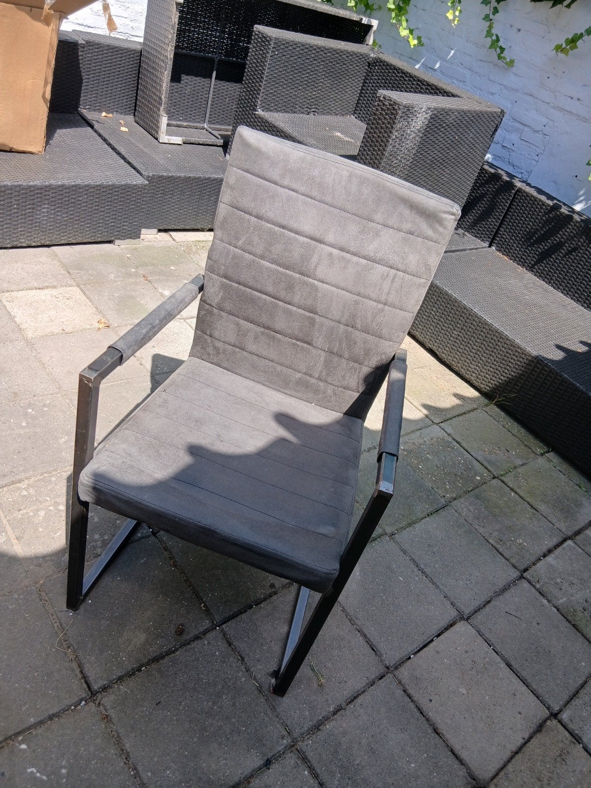 GRATIS stoelen, Huis en Inrichting, Gebruikt, Ophalen of Verzenden, Metaal, Eén