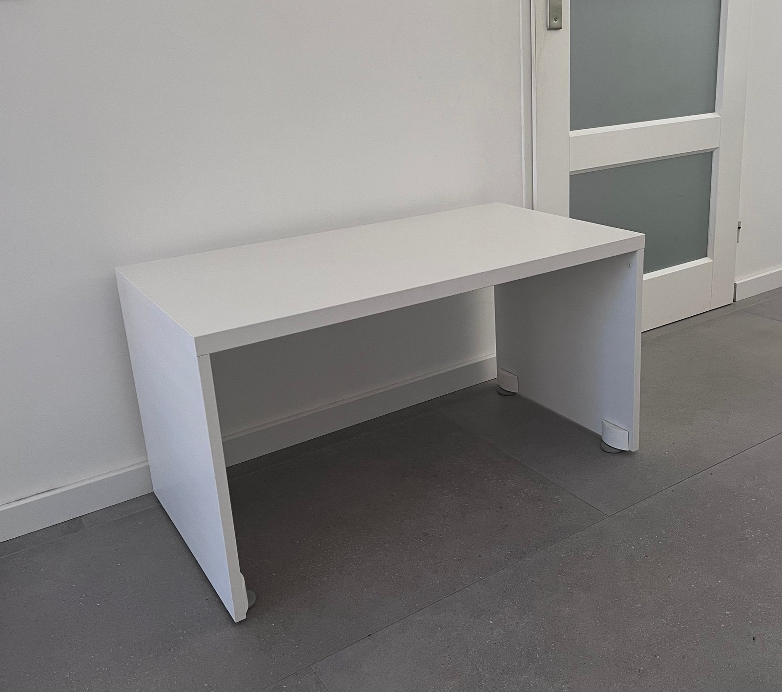 Wit kinderbureau (merk Ikea, type Stuva), Ophalen, Gebruikt, 90 cm, 50 cm