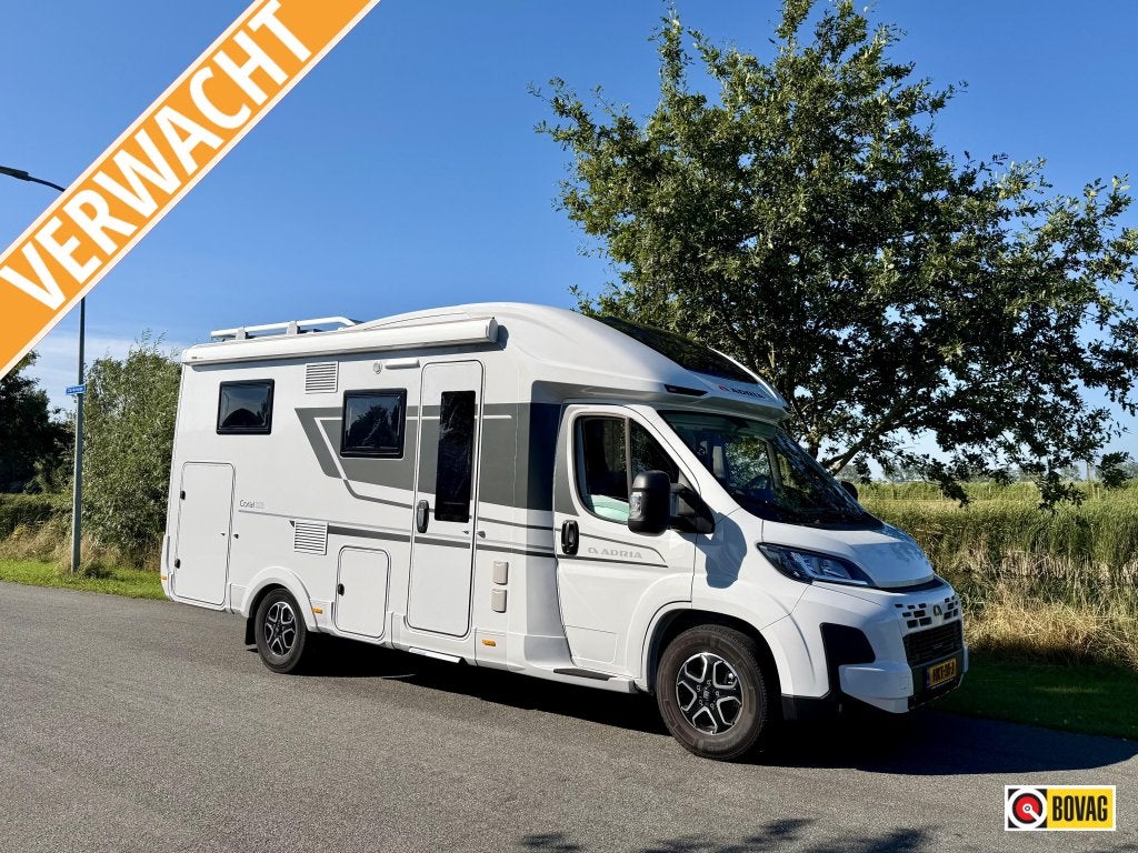 Adria Coral Axess 600 SL - Enkele Bedden, Caravans en Kamperen, Automaat, Ringverwarming, Fiat, 6 tot 7 meter