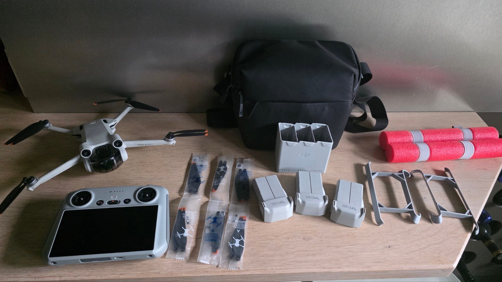 DJI Mini 3 Pro Fly More Combo met RC Controller en 3 accu's, Return to Home, Cameradrone, 5 tot 10 kilometer, Zo goed als nieuw