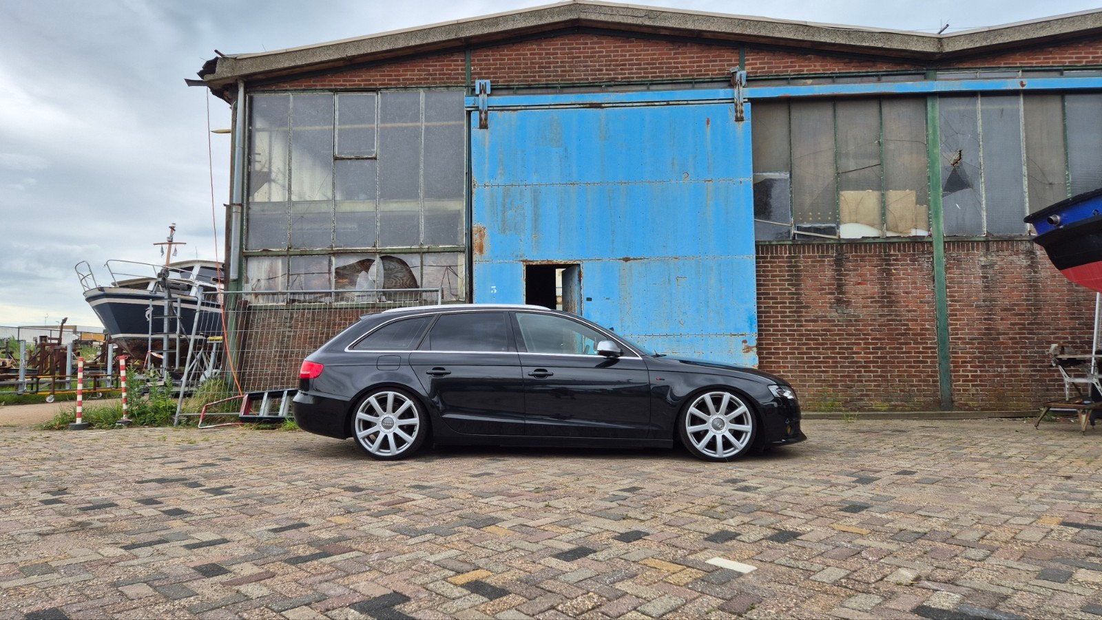 Audi A4 1.8 Tfsi Avant Multitronic 2010 schroefset en 20inch, 1490 kg, Zwart, 4 cilinders, Zwart