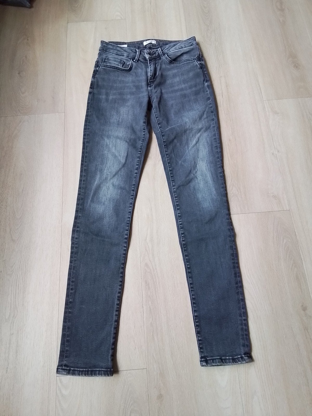 zwarte spijkerbroek Silver Creek mt 29-34, Kleding | Dames, Silver Creek, Zwart, Ophalen of Verzenden, Zo goed als nieuw