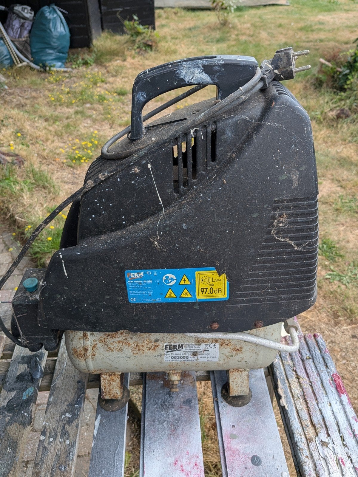 compressor gebruikt werkt wel, Minder dan 25 liter, Ophalen, Gebruikt, Minder dan 200 liter/min