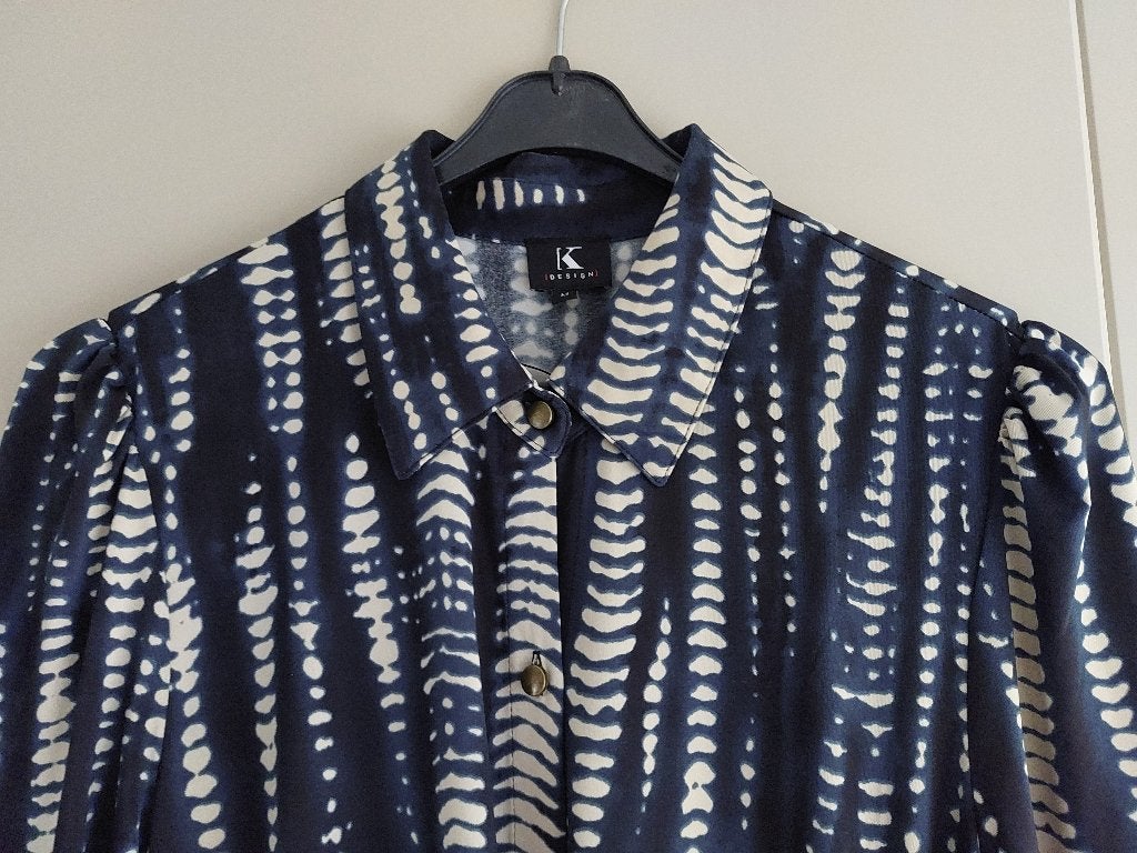 Mooie K-design jurk maat M, Kleding | Dames, Jurken, Maat 38/40 (M), K-design, Blauw, Ophalen of Verzenden