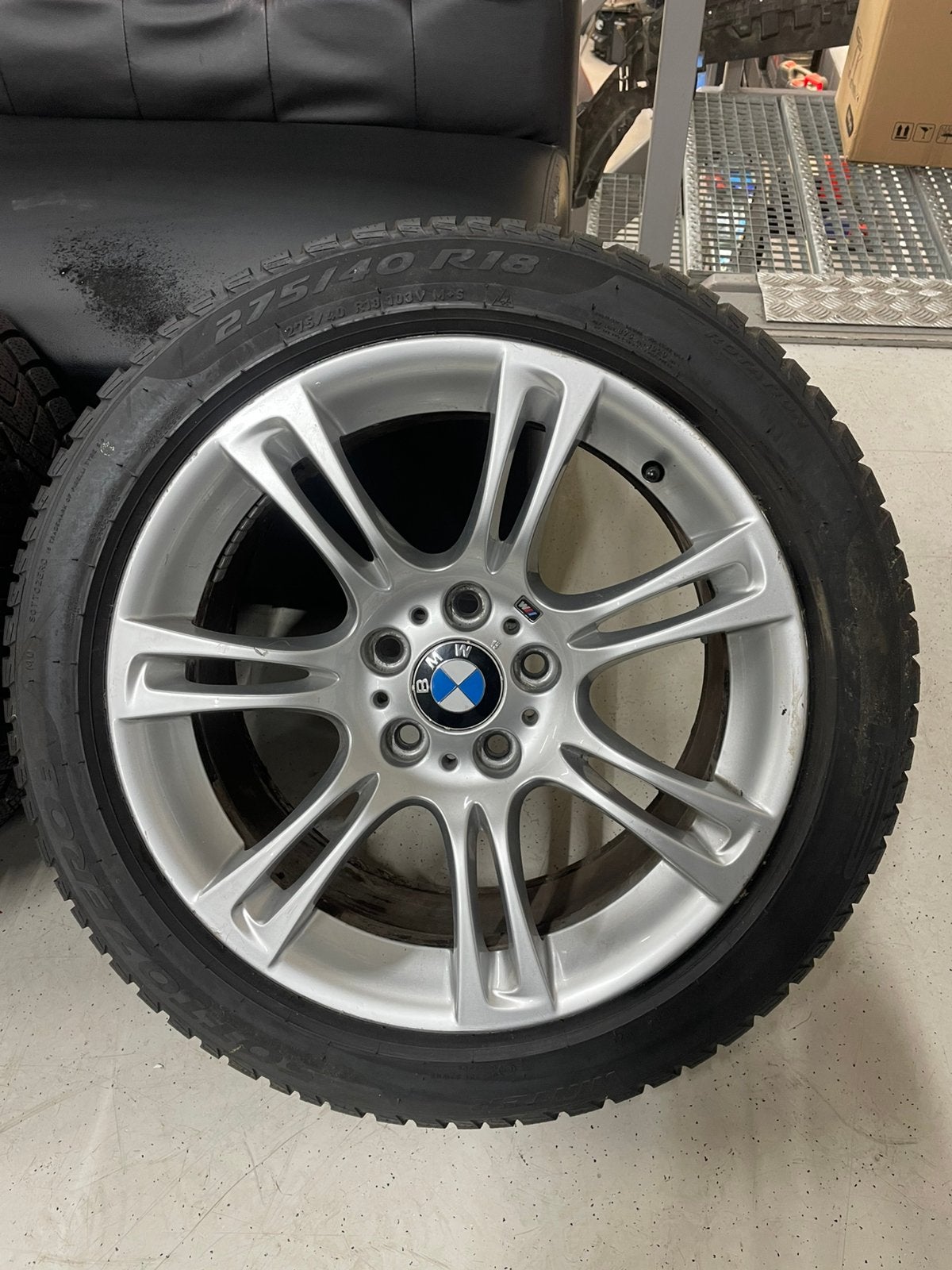 Bmw 5 serie 18 inch orginele breedset velgen+winterbanden, Auto-onderdelen, Ophalen, 18 inch, Velg(en), Winterbanden