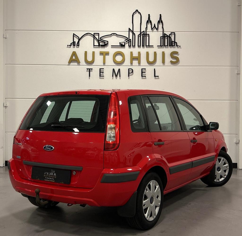 Ford Fusion 1.6-16V Trend Automaat Nap Airco Trekhaak 5Deurs, Auto's, Ford, 1596 cc, Gebruikt, Zwart, 1064 kg