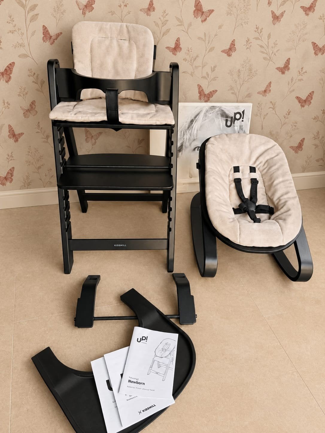 Kidsmill Up! meegroeistoel zwart|naturel met newborn+wipper, Ophalen, Zo goed als nieuw, Meegroeistoel, Aanschuifbaar