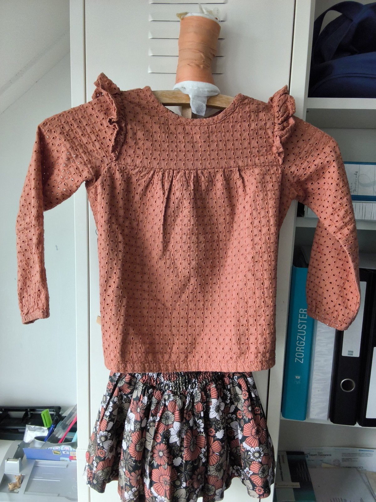 leuk setje shirt met rokje, Ophalen of Verzenden, Zo goed als nieuw, Maat 110