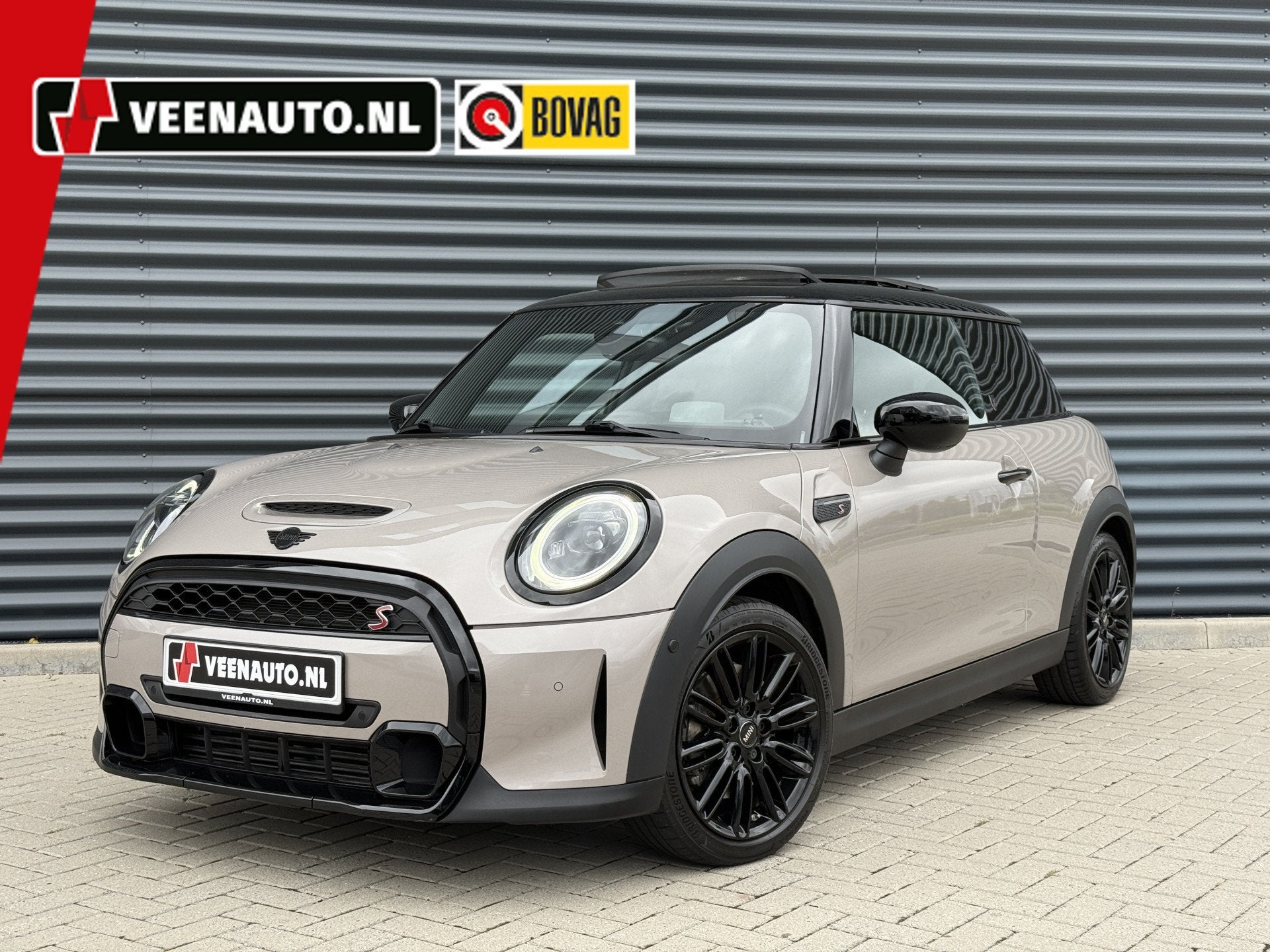 MINI Mini 2.0 Cooper S Yours Pano/Camera/Leder/Apple, Auto's, 1998 cc, Gebruikt, Zwart, Automatische klimaatregeling
