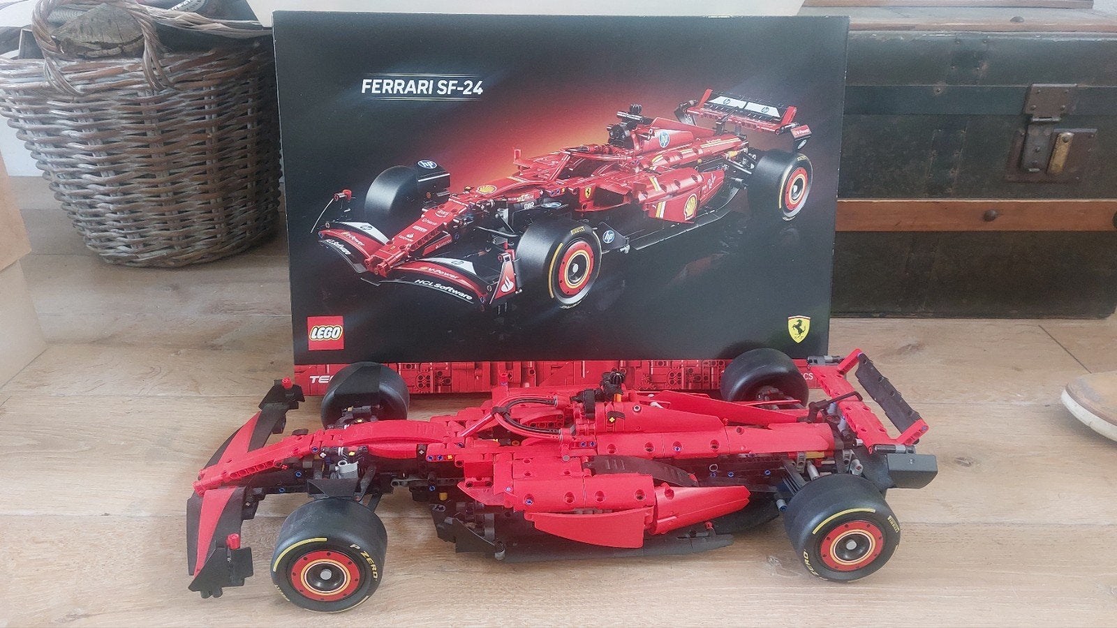 Lego Technic Ferrari SF-24 Formule 1 Auto 42207