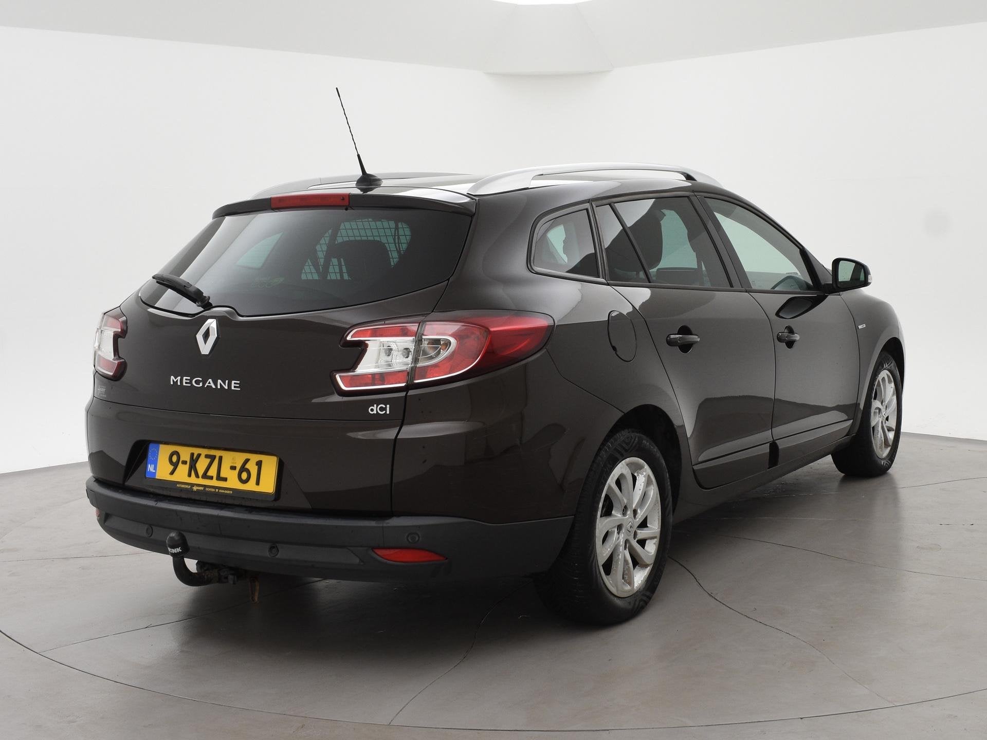 Renault Mégane Estate 1.5 dCi BOSE + TREKHAAK | NAVIGATIE |, Auto's, Voorwielaandrijving, Gebruikt, 4 cilinders, Bruin