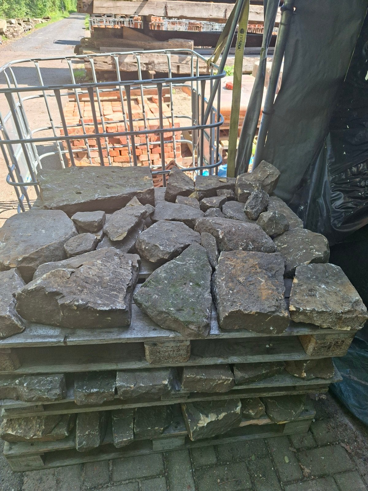 Bentheimer steendelen voor een prachtig natuurstenen tuinpad
