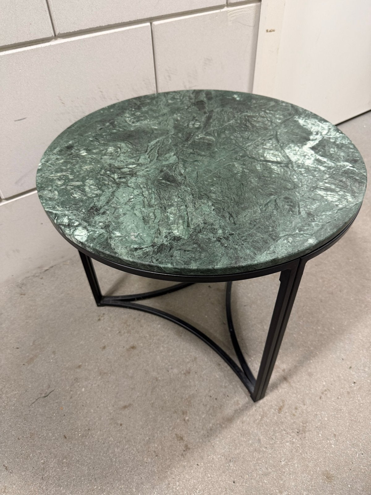 Ronde salontafel met groen marmeren blad, Ophalen, Minder dan 50 cm, Rond, Zo goed als nieuw