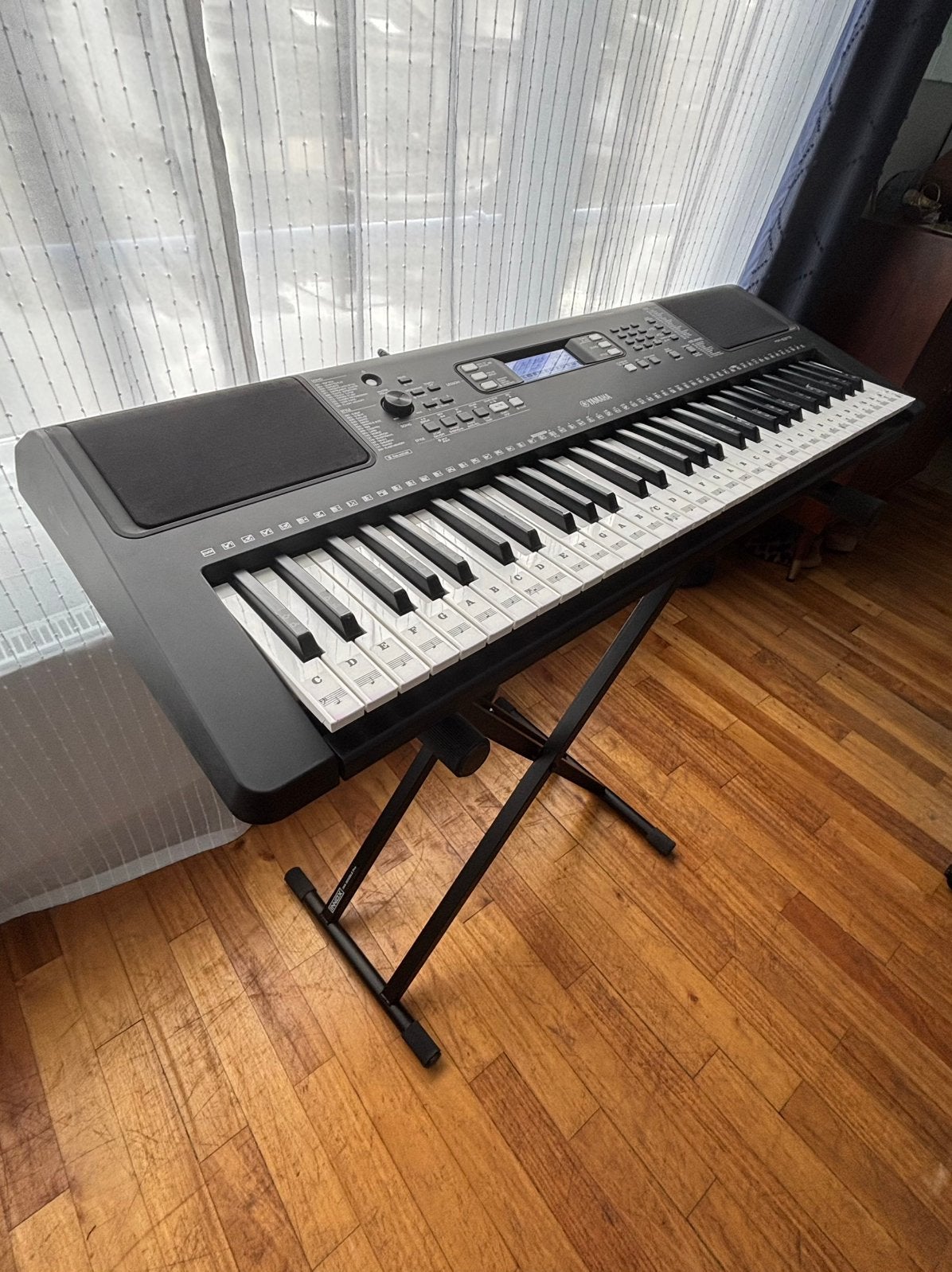 Yamaha PSR-E373 keyboard + standaard + hoes izgs, Ophalen, 61 toetsen, Yamaha, Zo goed als nieuw