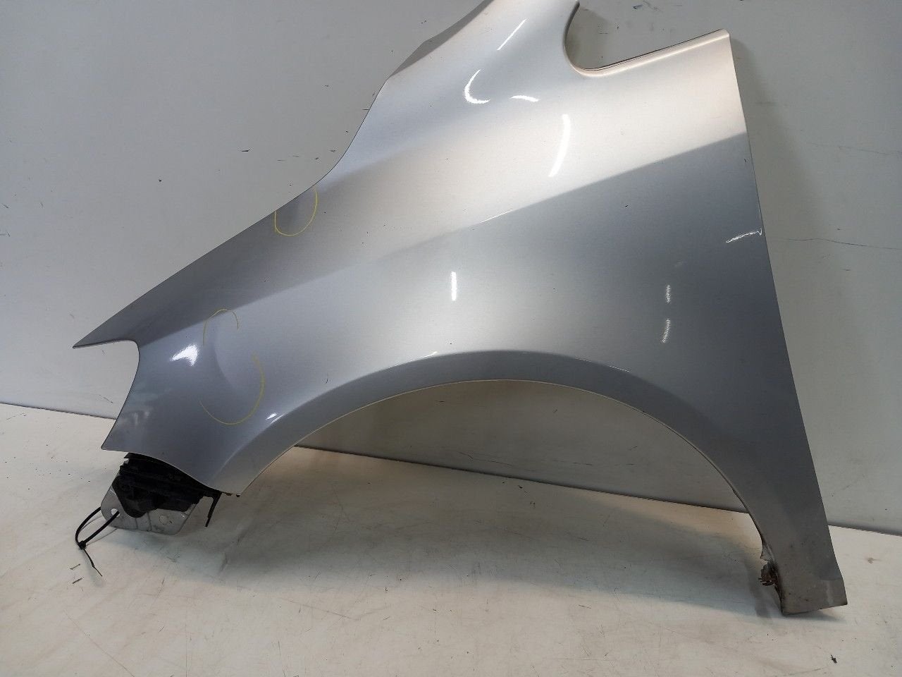 Spatbord links voor Volkswagen Golf, Onderdelen@venauto.nl, Van der Ven Autorecycling B.V., Gebruikt, Ettenseweg 76, 4706 PB Roosendaal, The Netherlands