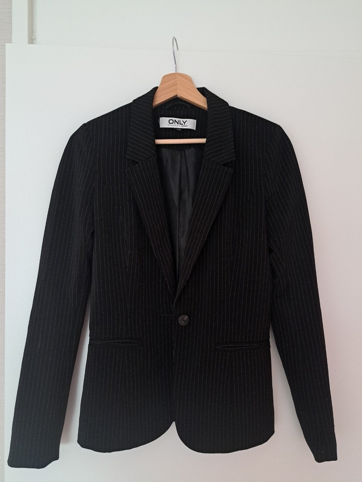 Only krijtstreep blazer maat 34, Only, Zwart, Ophalen of Verzenden, Zo goed als nieuw