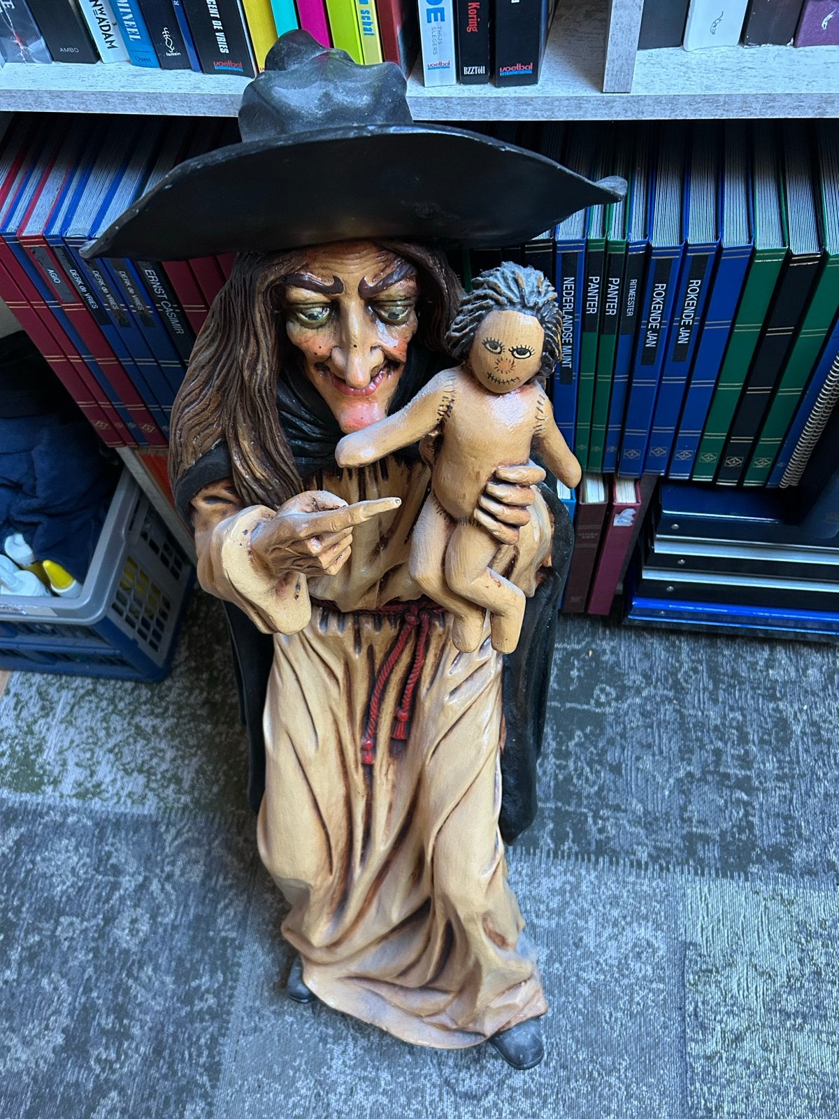 Heks met voodoopop beeld - Uniek decoratiestuk, Verzamelen, Ophalen, Gebruikt, Fantasy