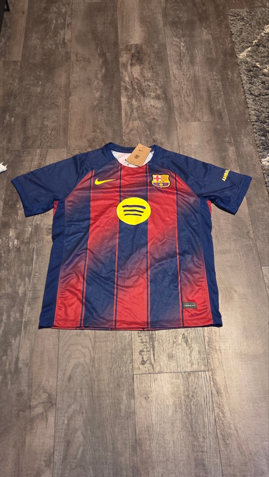 Voetbal T-shirt Maat L - Helemaal Nieuw, Ophalen of Verzenden, Nieuw, Maat 42/44 (L), Overige typen
