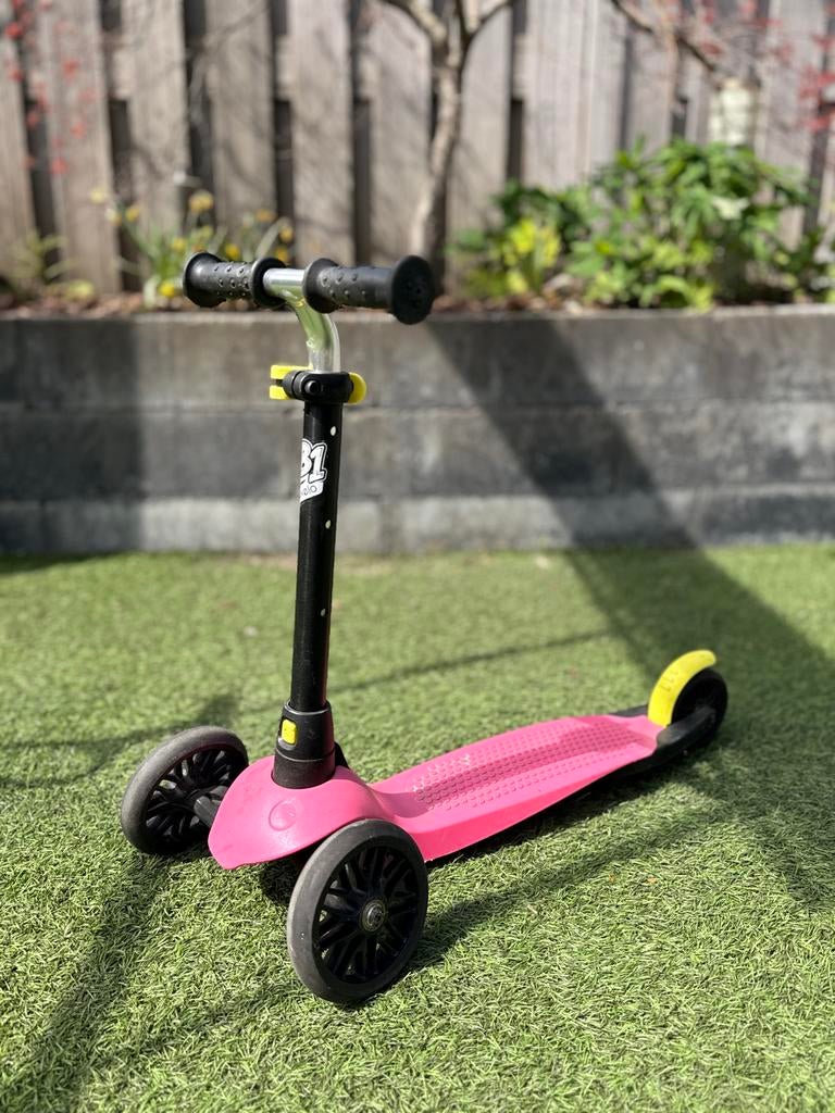 Roze Oxelo step Decathlon, 3 wielen, verstelbaar stuur, Ophalen, Gebruikt, Gewone step
