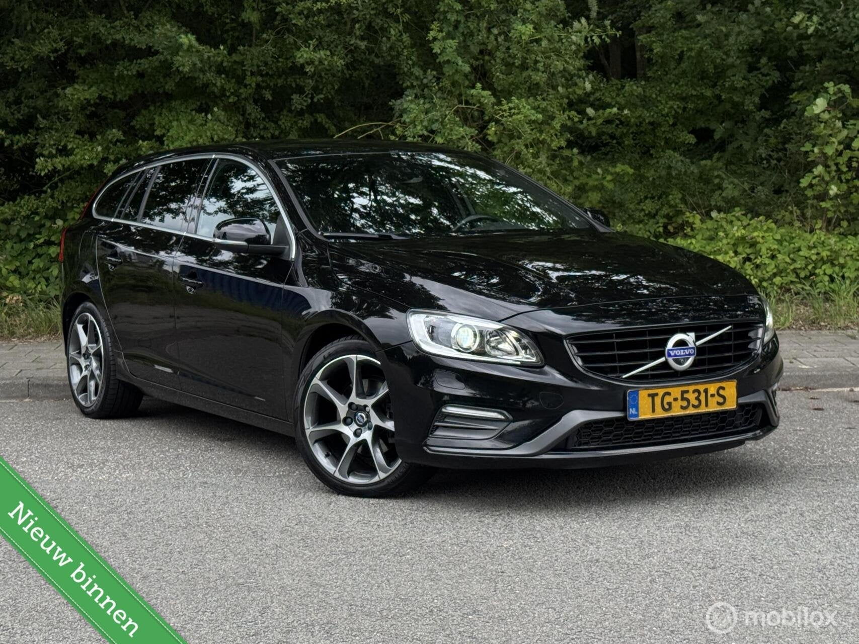 Volvo V60 2.0 T4 R-Design| Nieuwe apk en beurt| Keurige auto, Gebruikt, Euro 6, 1969 cc, Zwart