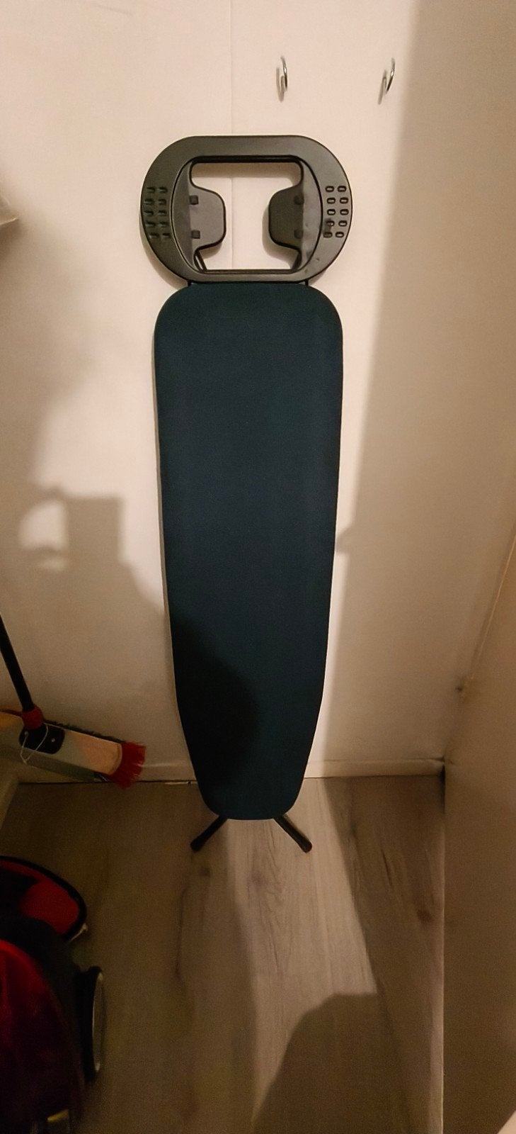 Compacte strijkplank voor kleine ruimtes, Ophalen, Zo goed als nieuw