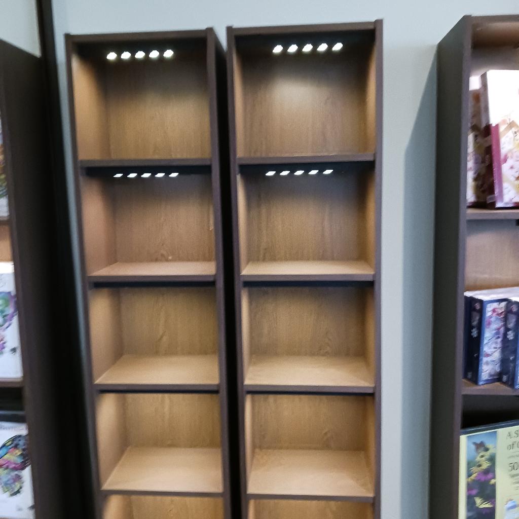 2 Ikea Billy smalle boekenkasten met verlichting Essenfineer, Ophalen, Met plank(en), Minder dan 50 cm, Overige materialen
