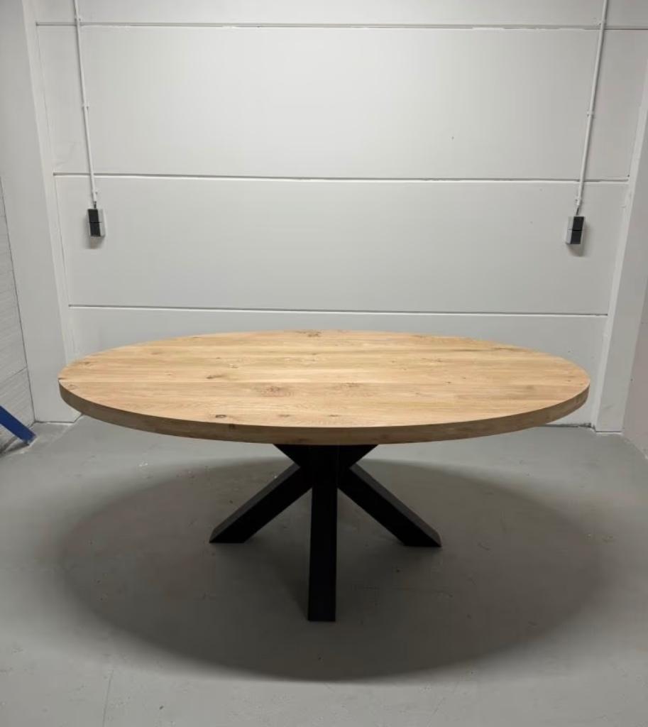 Opruiming verschillende eettafel met metalen onderstel, Huis en Inrichting, Tafels | Eettafels, Ophalen, 100 tot 150 cm, 200 cm of meer
