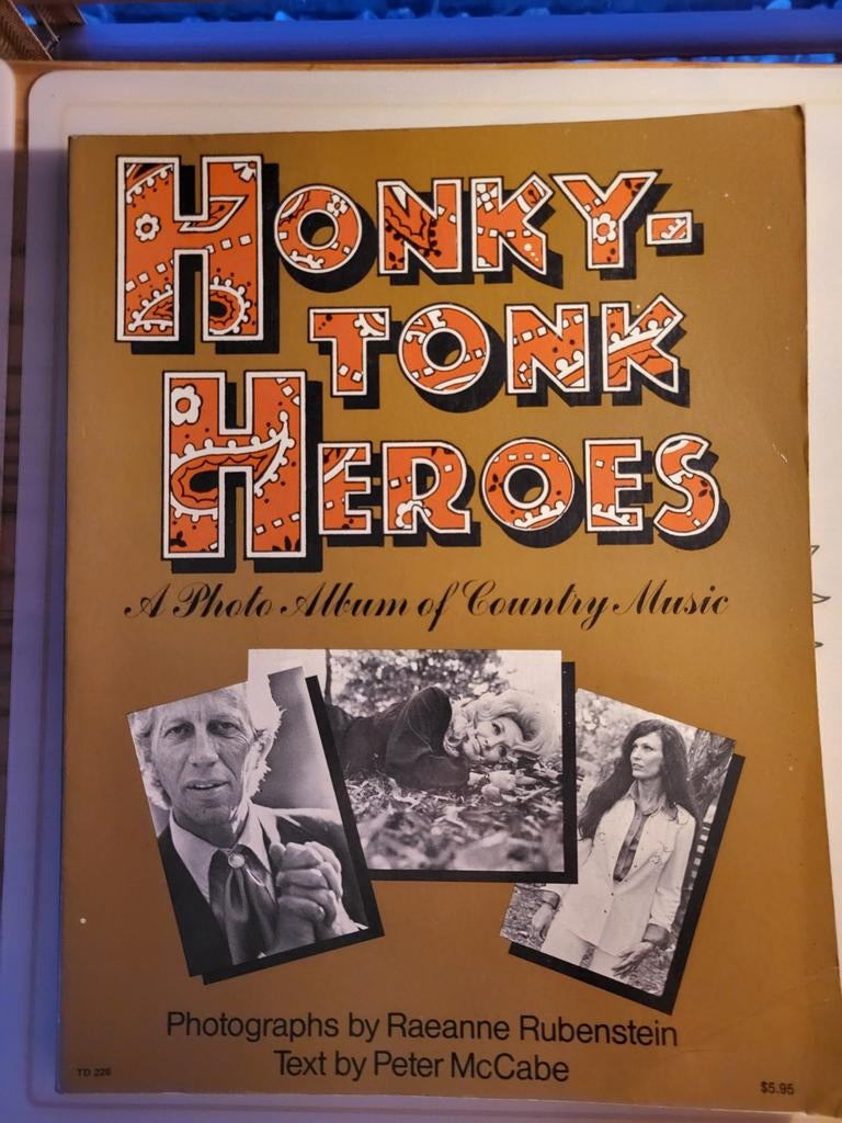 Honky Tonk Heroes Photo Book, Ophalen of Verzenden, Gelezen, Genre of Stijl