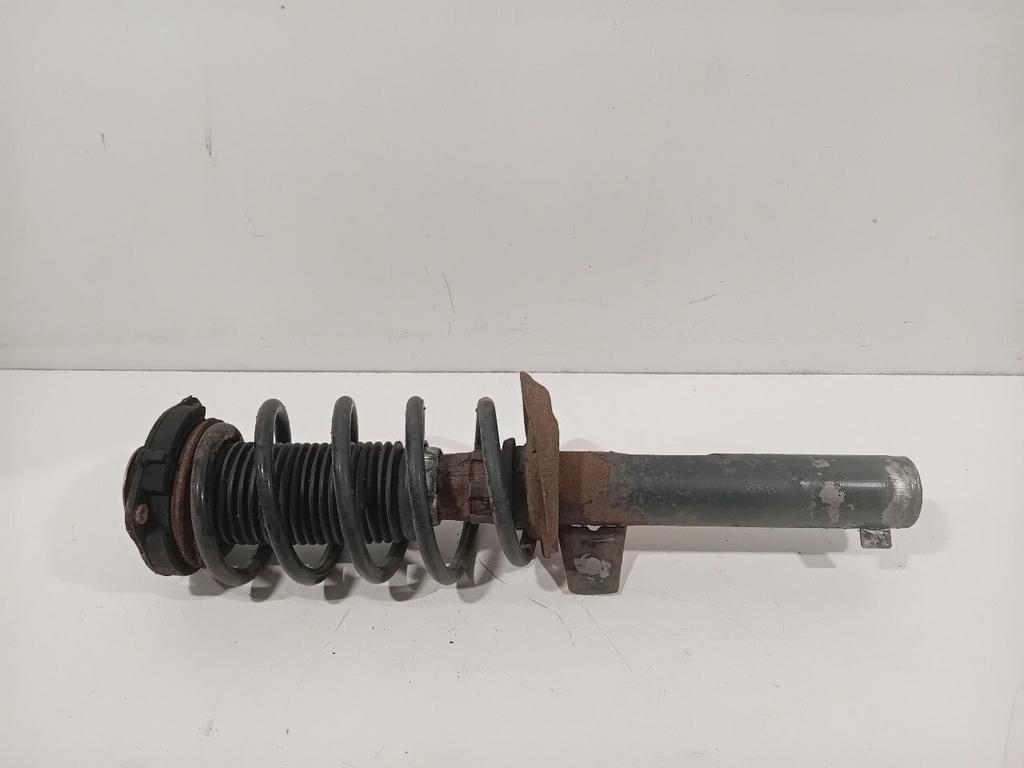 Veerpoot rechts voor Volkswagen Passat, Auto-onderdelen, Onderdelen@venauto.nl, Van der Ven Autorecycling B.V., Gebruikt, Ettenseweg 76, 4706 PB Roosendaal, The Netherlands