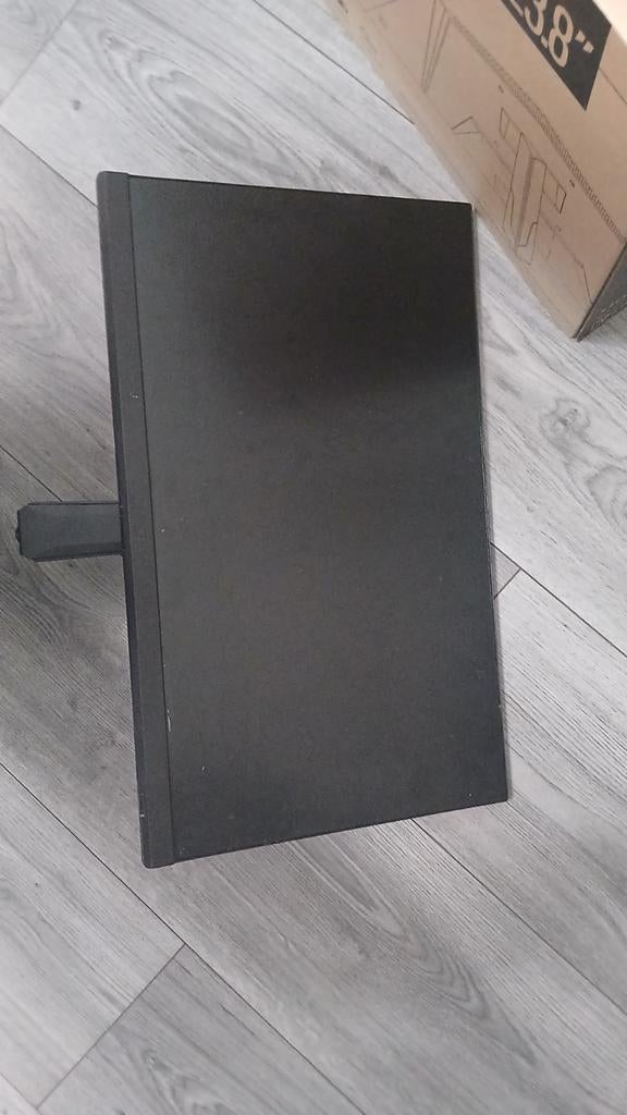 Kapotte 170Hz Monitor met Barst - Onderdelen?, Computers en Software, Monitoren, Onbekend, Overige typen, Onbekend, Niet werkend