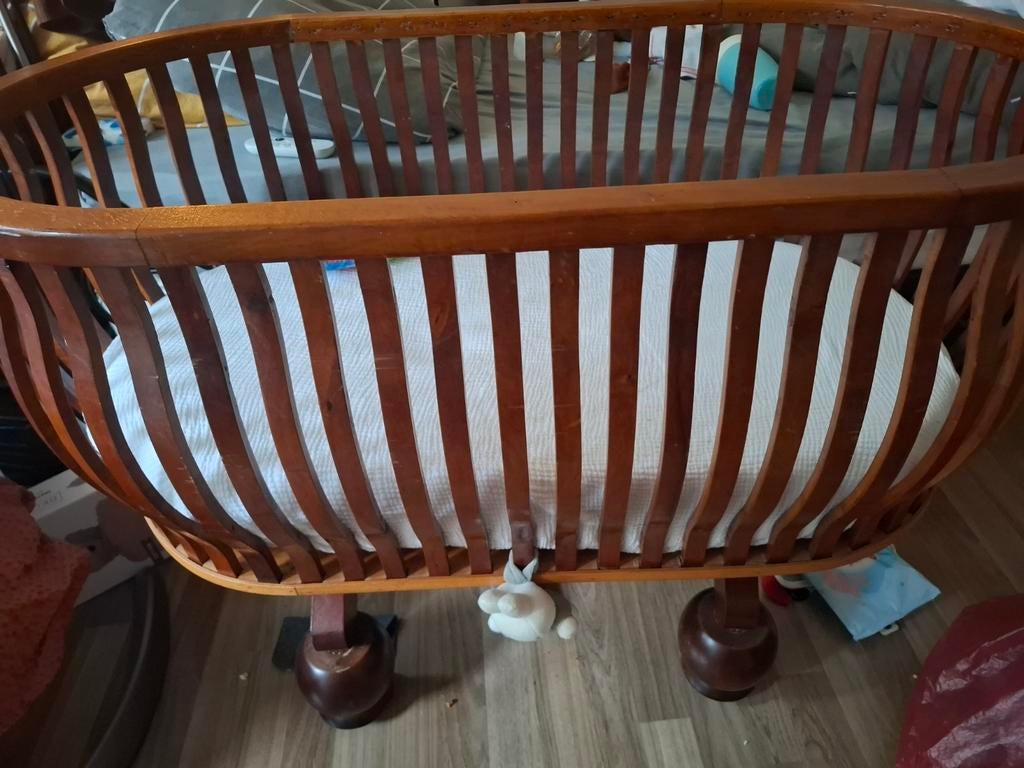 Baby wieg met matras en hoeslakens, Ophalen, Wieg