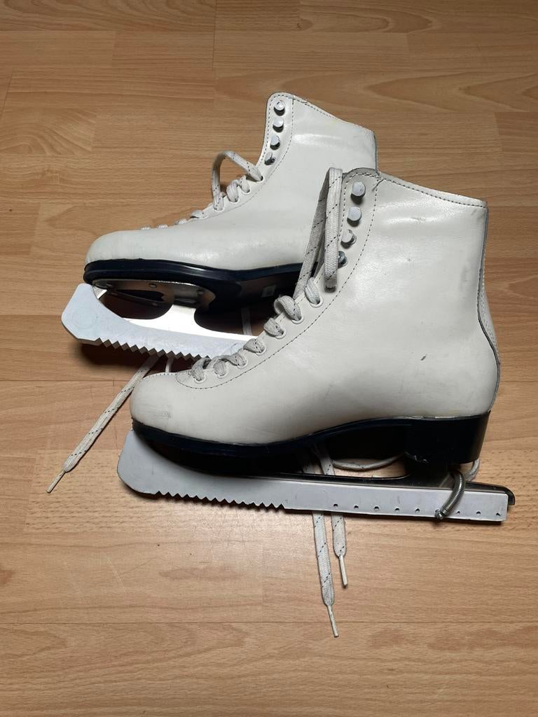 Mooie leren kunstschaatsen van Dutchy maat 39, Ophalen of Verzenden, Zo goed als nieuw, Kunstschaatsen, Overige merken