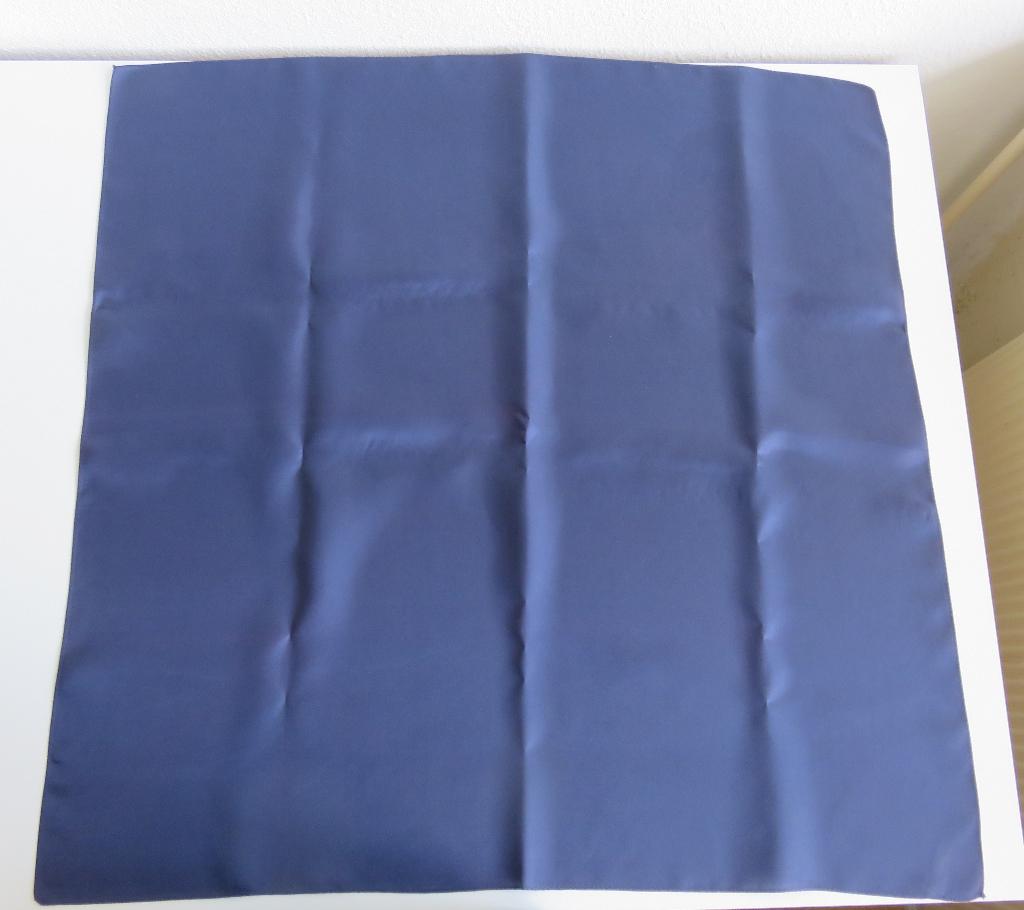 Vintage Jago Donkerblauwe satijnen carré halsdoek, sjaal, Maat 38/40 (M), Jago, Ophalen of Verzenden, Zo goed als nieuw