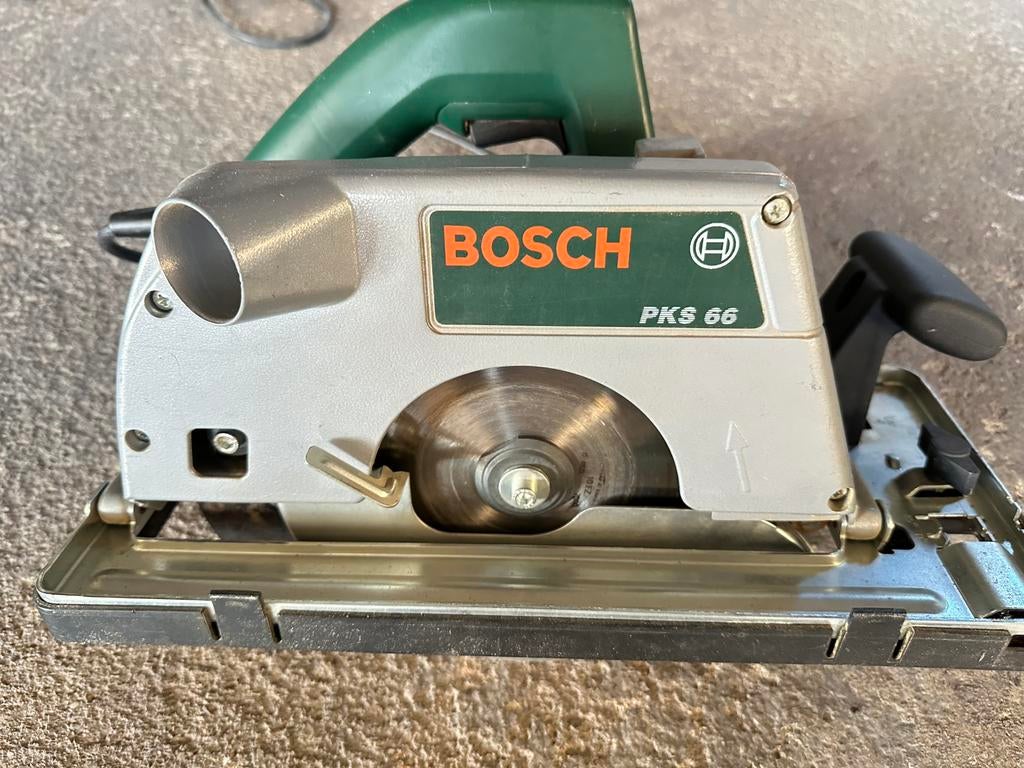 Bosch PKS 66 Cirkelzaag met 2 geleiders, Ophalen, Cirkelzaag, Zo goed als nieuw, 30 tot 70 mm