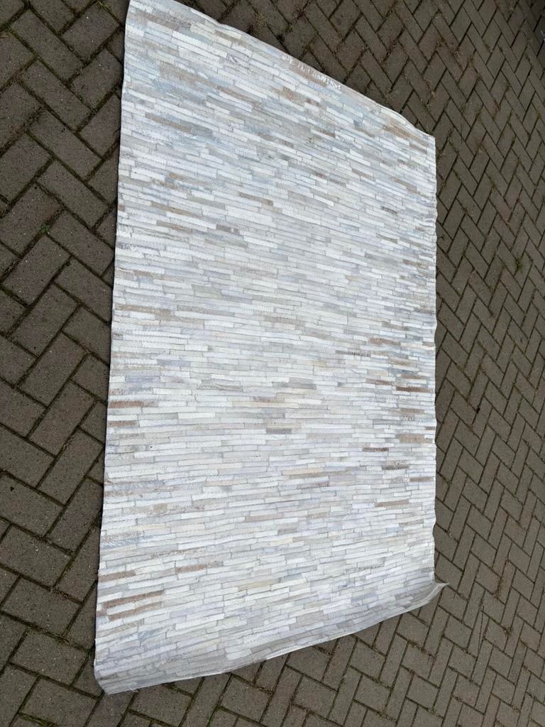 Vloerkleed 220x 160, Ophalen, Thrifter, Ossenkamppad 25, The-Thrift-Store@outlook.com