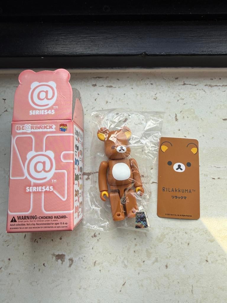 Bearbrick series 45 - Cute Rilakkuma brown, Ophalen of Verzenden, Nieuw