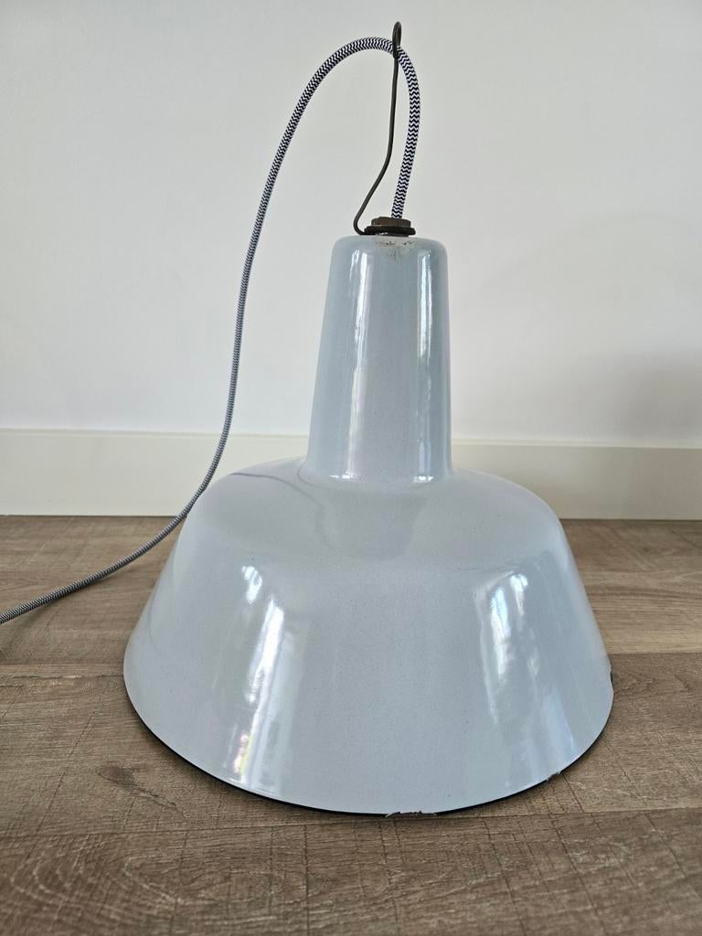 Prachtige grote antieke grijze emaille fabriekslamp €59, Ophalen of Verzenden, Minder dan 50 cm
