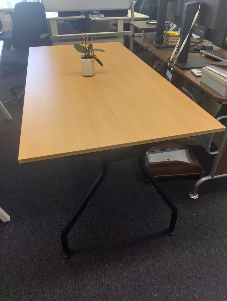 Stevig en ruim Kantoorbureau met geïntegreerde kabelgoot, Ophalen of Verzenden