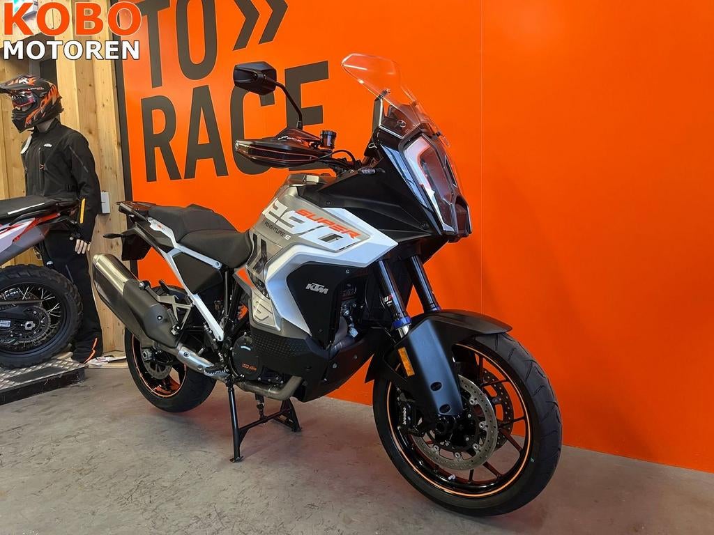 KTM 1290 SUPER ADVENTURE S (bj 2024), Motoren, Motoren | KTM, 2 cilinders, KTM, Motorrijbewijs A, Bedrijf