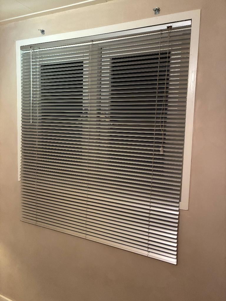 Aluminium luxaflex 118 b x 130 h, Ophalen, Gebruikt, 100 tot 150 cm, 100 tot 150 cm