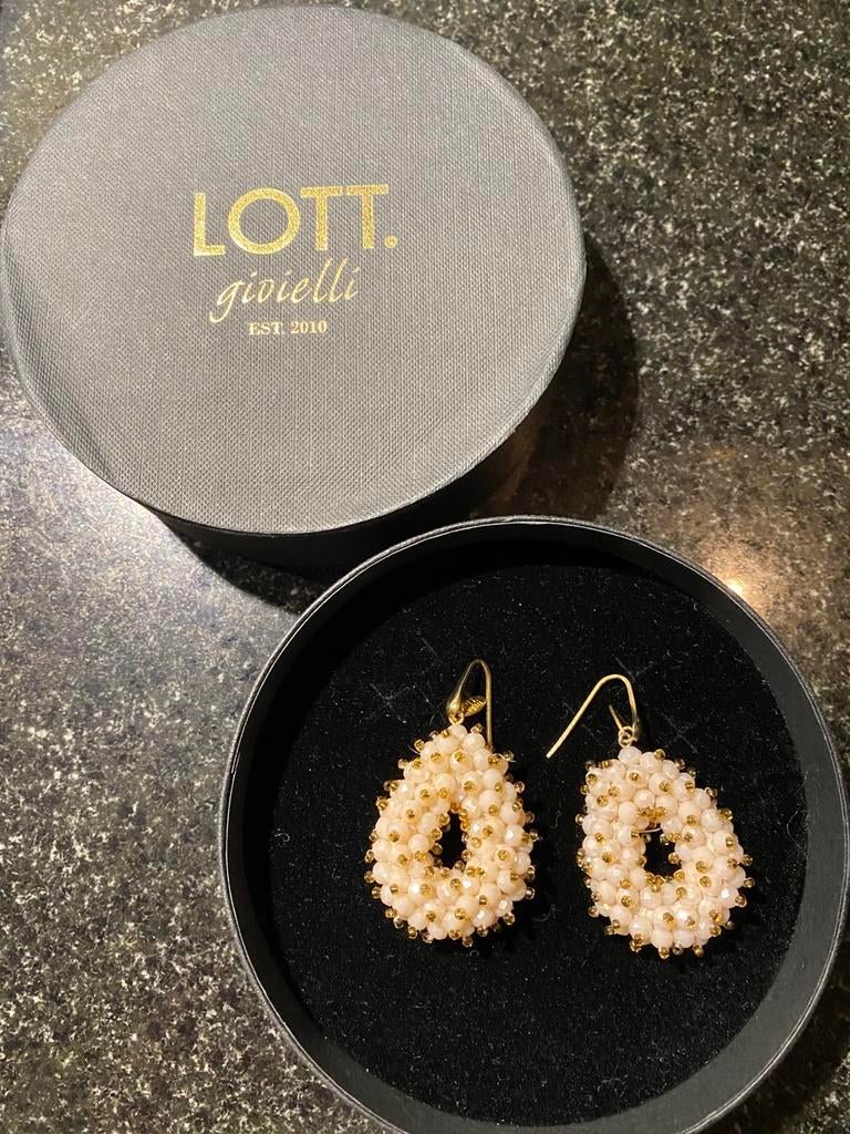 Lott Oorbellen, Overige materialen, Hangers, Verzenden, Wit