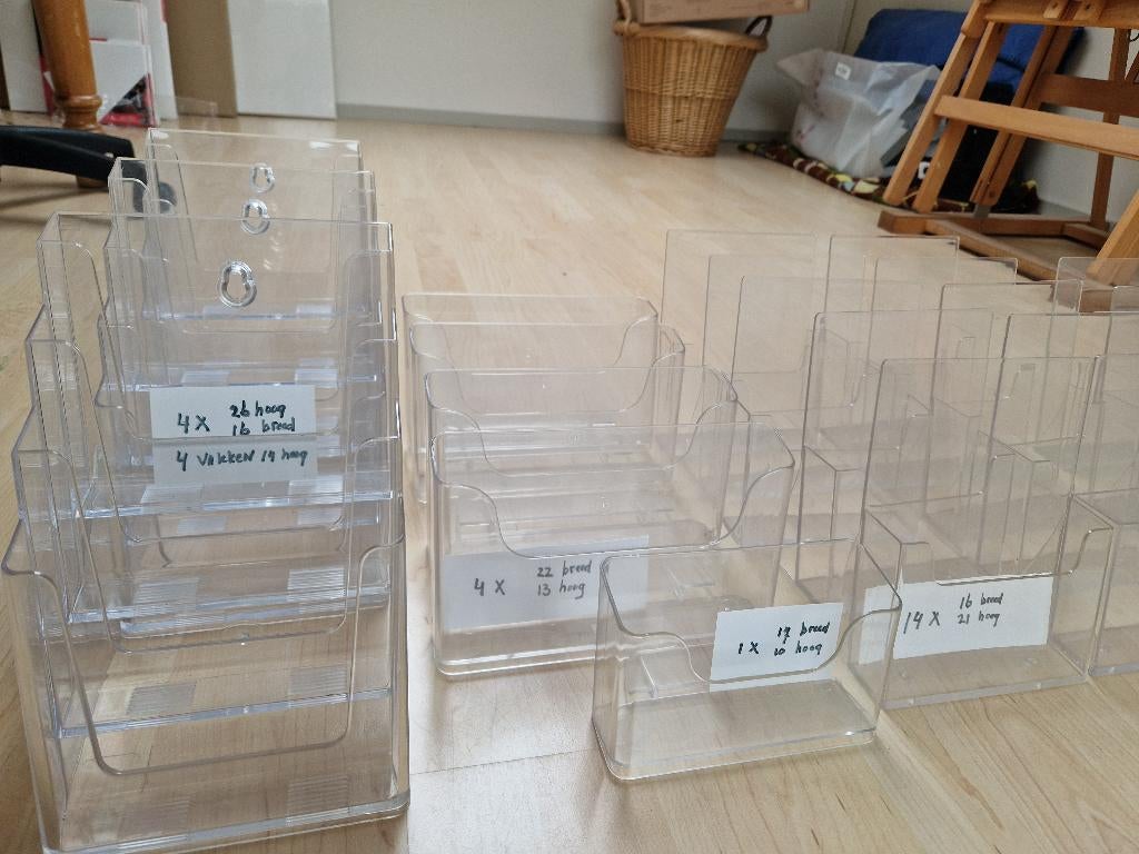 plexiglas display standaard voor ansichtkaarten/folders, Ophalen, Zo goed als nieuw, Overige thema's