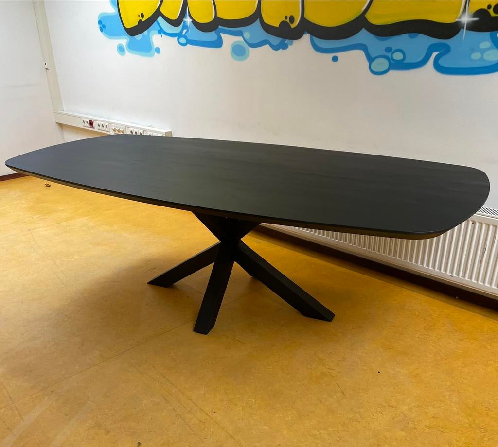 Massief Eiken Eettafels Deens Ovaal - Zwart - Verjongd/Recht, Huis en Inrichting, Eikenhout, Ophalen of Verzenden, Vijf personen of meer
