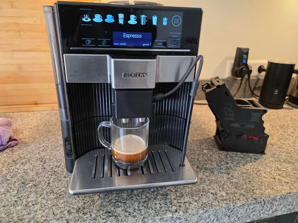 Reparatie/onderhoud Siemens EQ series koffiemachines, 10 kopjes of meer, Ophalen, Refurbished, Koffiemachine