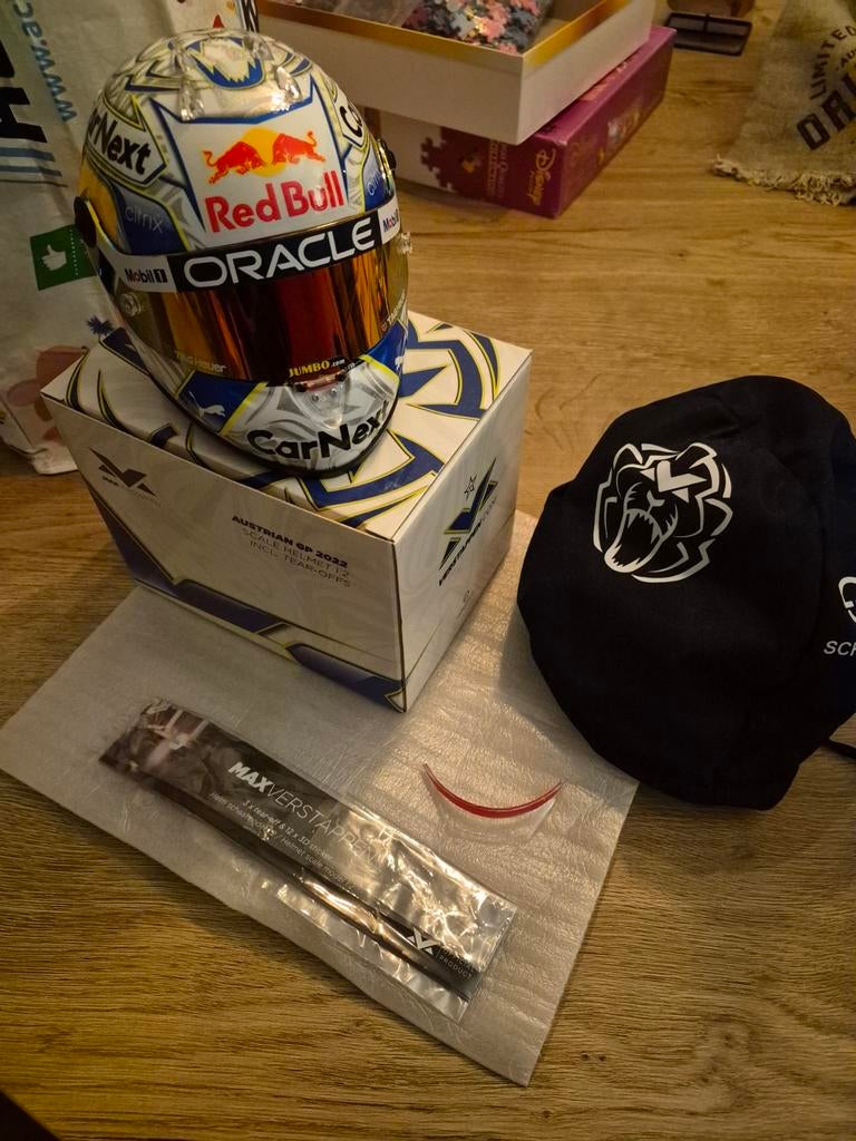 Max Verstappen Helm Schaal 1:2 Austrian GP 2022, Verzamelen, Automerken, Motoren en Formule 1, Ophalen of Verzenden, Zo goed als nieuw