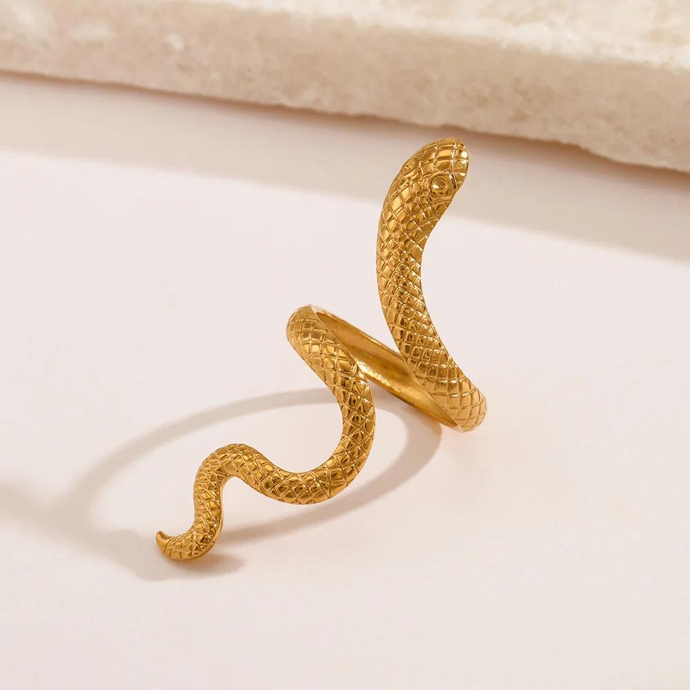 Goudkleurige Dames Slangen Ring, Sieraden, Tassen en Uiterlijk, Ringen, Overige materialen, Verzenden, Nieuw, 17 tot 18