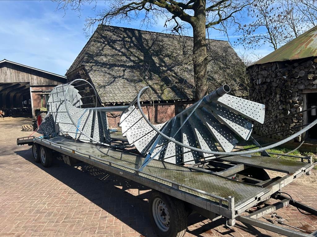 Wenteltrap 6 m hoog gegalvaniseerd diameter 1.60, Ophalen of Verzenden, Zo goed als nieuw, Trap, 4 meter of meer