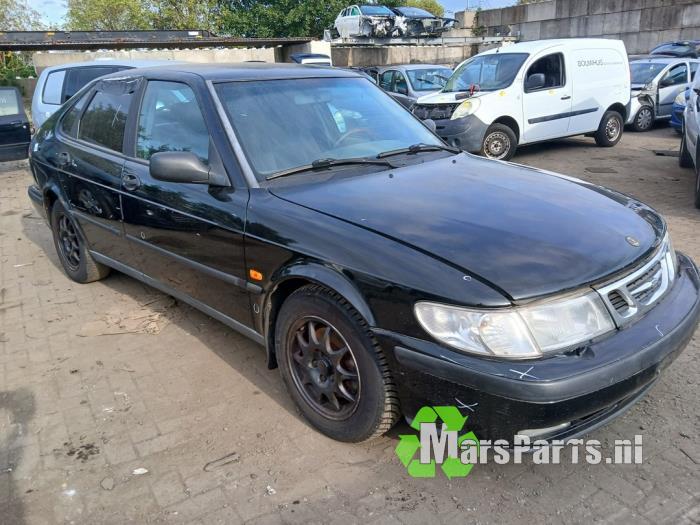 Schokdemperpoot rechts-voor van een Saab 9-3